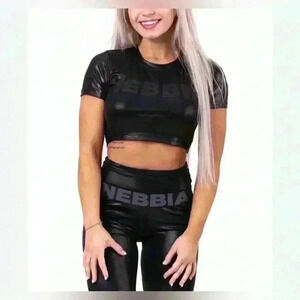 NWT Nebbia Sandra d black crop top SZ M